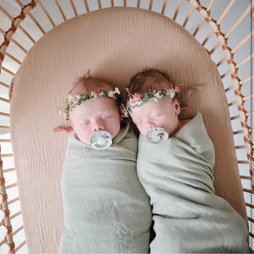 Mushie Muslin Bundle (2 crib sheets + 1 changing pad cover)